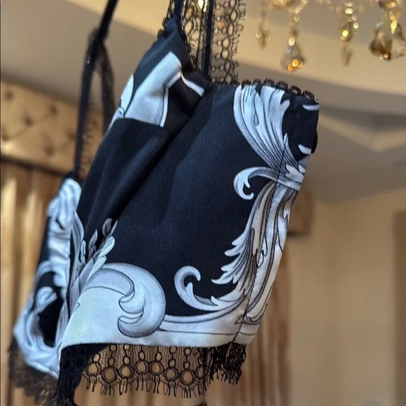 Versace Black and White Baroque Underwire Bra twill. - Picture 12 of 13